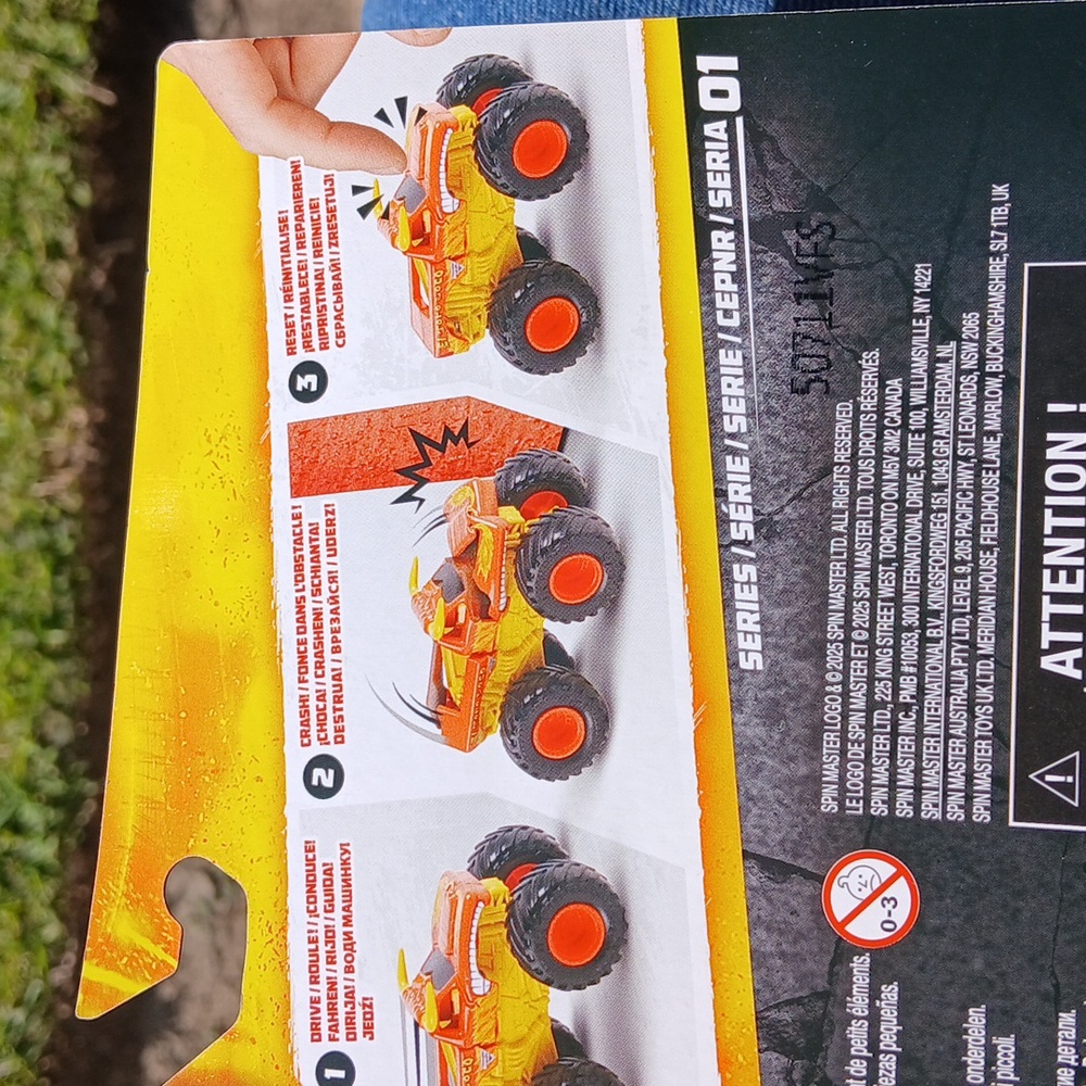 El Toro Loco Smash & Bash Toy Truck - Red and Yellow - Picture 4 of 4